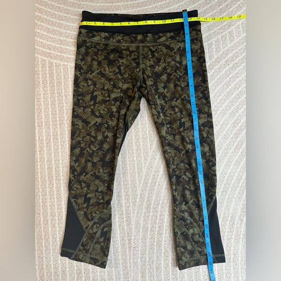 Lululemon Leggings Womens Sz 6 Crop Inspire Run Green Military Gym Workout Yoga - Picture 7 of 11